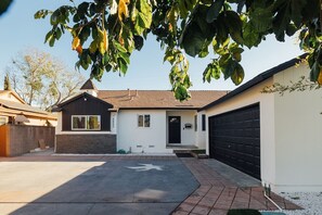 Exterior - *NEW* Near Disney|GameRoom+Theater+Pool (Anaheim)