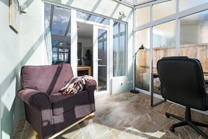 Interior - Spacious 5 Bedroom Family Home with Garden in Harrow (Harrow)