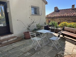 Outdoor dining - 1900 traditional house in Grimaud (Grimaud)