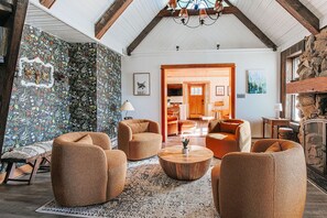 Unclassified image, 2 of 41, button - Mountain Retreat: Year-Round Getaway, Pup Friendly (Wintergreen Resort)