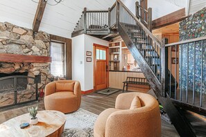 Unclassified image, 5 of 41, button - Mountain Retreat: Year-Round Getaway, Pup Friendly (Wintergreen Resort)