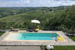 Pool - A Casa di Beppe a Monforte d'Alba (Monforte D'alba)