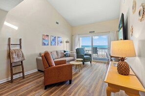 Smart TV - Coastal Shores B3- Amazing Oceanfront 2 Bedroom (North Myrtle Beach)