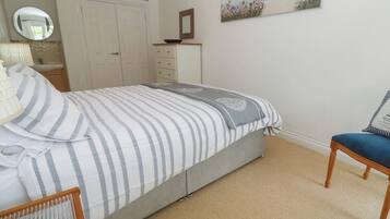 Cottage | 4 bedrooms, free WiFi, individually decorated, individually furnished