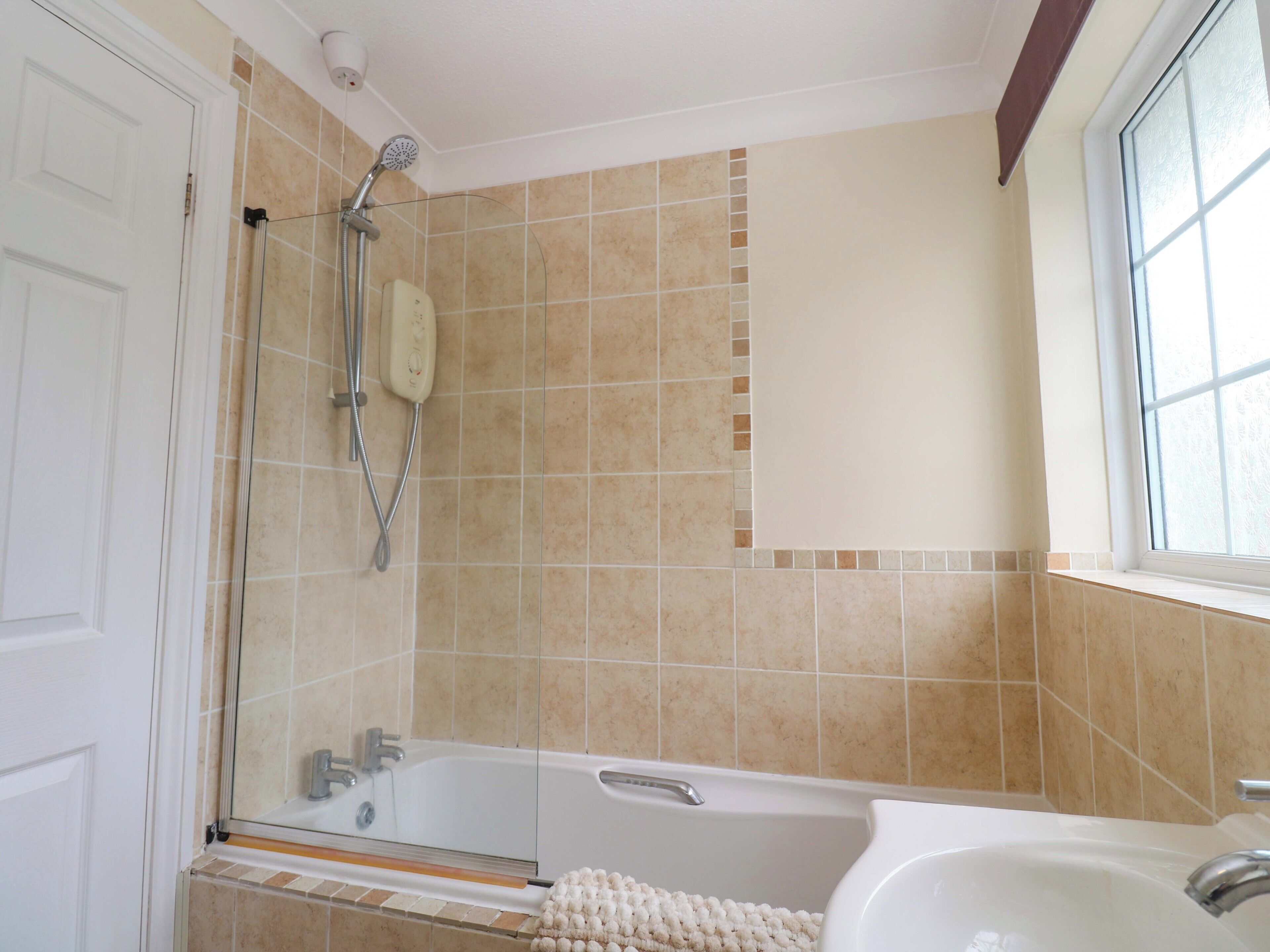 Cottage | Bathroom | Shower