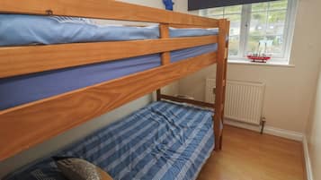 Cottage | 4 bedrooms, WiFi (free), individually decorated, individually furnished