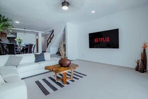 TV - No Sand•Private Pier• Kayak• Pool• Beach2mins (cancun)