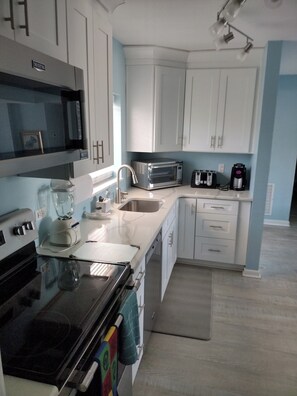 Private kitchen - Waterway front 2-BR 2 bath condo Boat Ramp & Dock Tennis, Pool Myrtle Beach (Myrtle Beach)