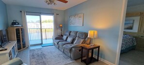 Room - Waterway front 2-BR 2 bath condo Boat Ramp & Dock Tennis, Pool Myrtle Beach (Myrtle Beach)