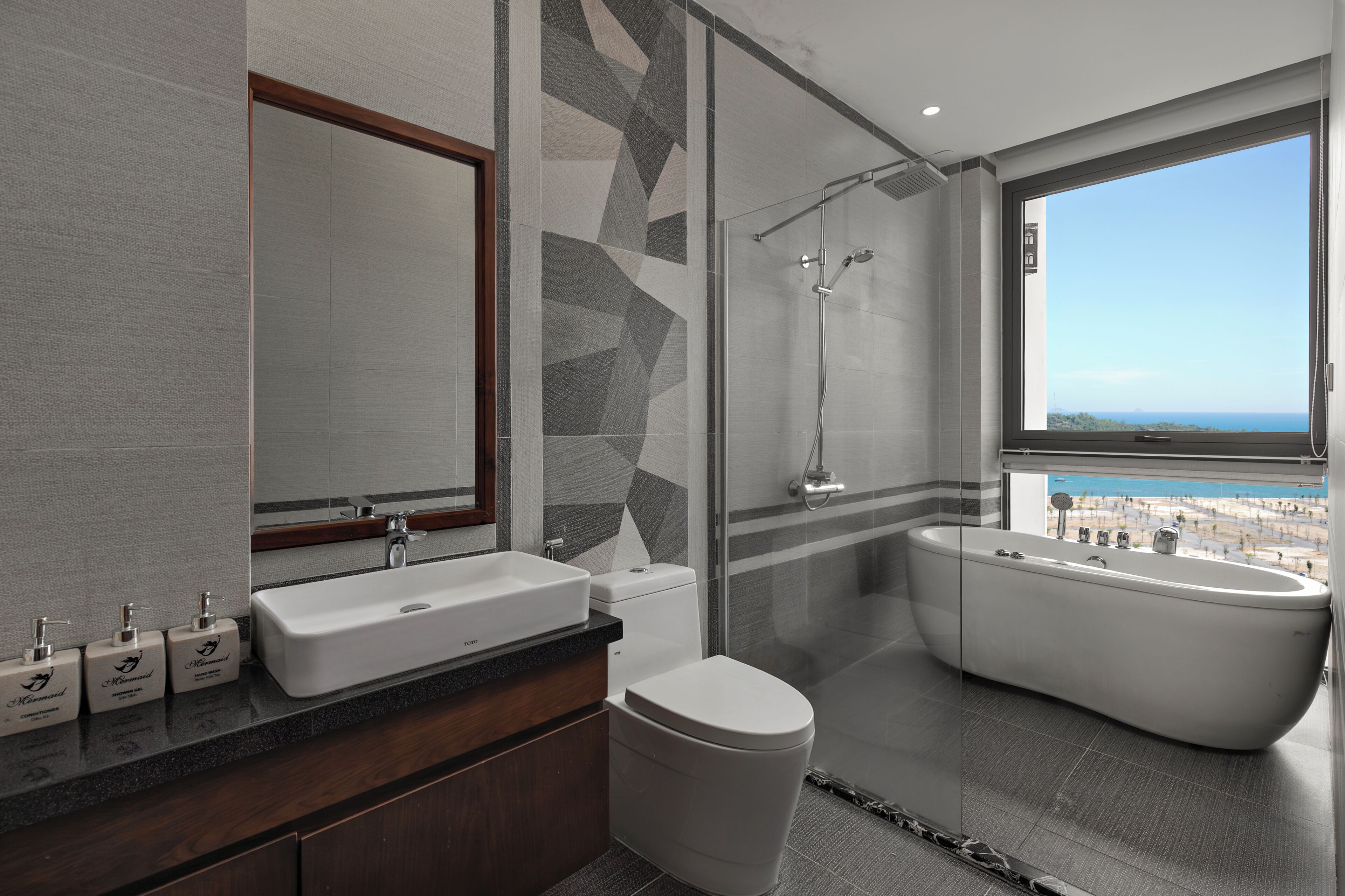 Panoramic Villa, Balcony, Ocean View | Bathroom