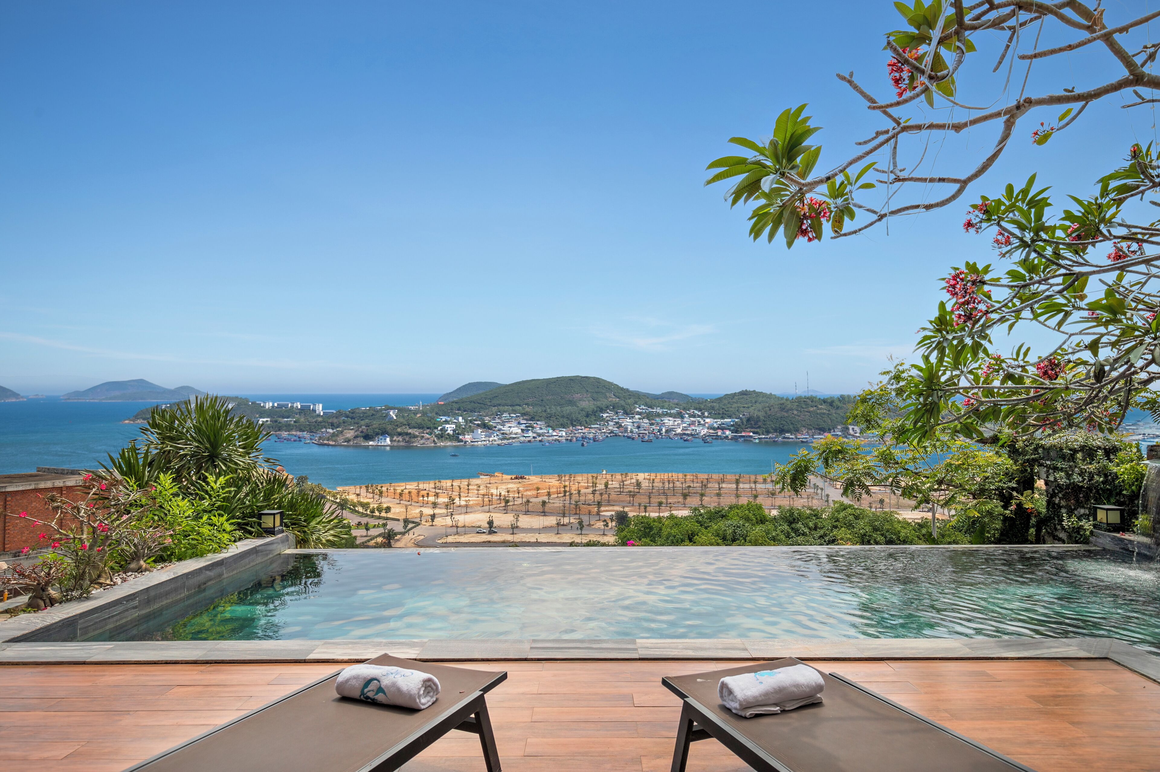 Panoramic Villa, Balcony, Ocean View | Pool