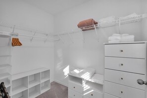 Interior - Your Perfect Disney Getaway - Stylish Home for 12 w/ Pool & Free Resort Access (CHAMPIONS GT)