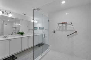 Shower, hair dryer, towels, shampoo - Your Perfect Disney Getaway - Stylish Home for 12 w/ Pool & Free Resort Access (CHAMPIONS GT)
