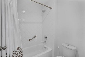 Shower, hair dryer, towels, shampoo - Your Perfect Disney Getaway - Stylish Home for 12 w/ Pool & Free Resort Access (CHAMPIONS GT)