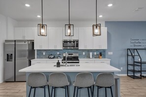 Paper towels - Your Perfect Disney Getaway - Stylish Home for 12 w/ Pool & Free Resort Access (CHAMPIONS GT)