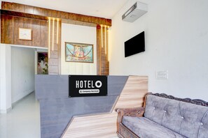 House | Reception - Super Hotel O Mathura-bharatpur (Mathura)