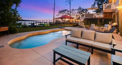 Waterfront + Boat lift + Pool