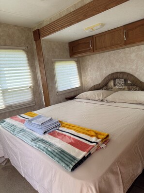 WiFi, bed sheets - Superb 2-bedroom caravan with AC in charming Punta Gorda (Punta Gorda)