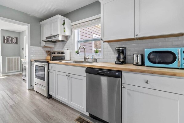 Private kitchen - Dog Friendly, Family Friendly, Minutes to Downtown (Chattanooga)