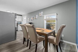 Dining - Dog Friendly, Family Friendly, Minutes to Downtown (Chattanooga)