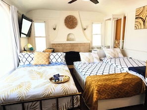 1 bedroom, desk, iron/ironing board, WiFi
