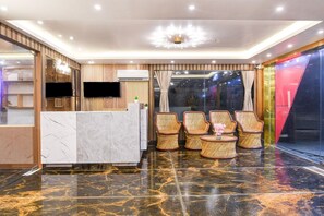 Reception - Super Townhouse Aiims Kolkata (Kalyani)