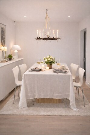 Dining - Moderne house in Bergen, 15 min to city, 10 min to airport (Vestland)