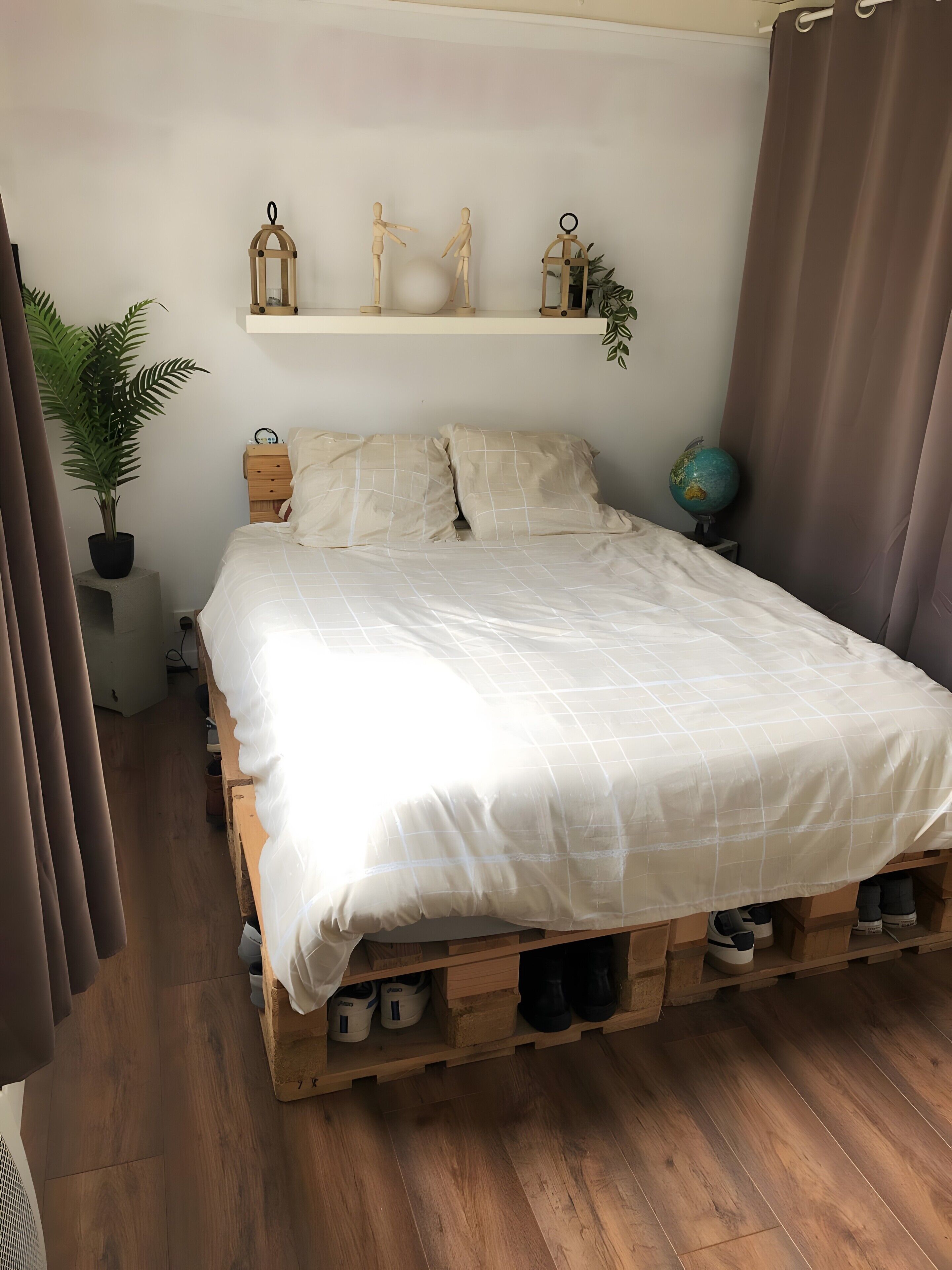 WiFi, bed sheets