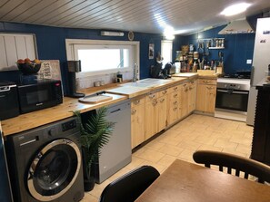 Fridge, microwave, oven, stovetop - Holiday Home “Cabane 1949” on the Arcachon Bay (Gujan-Mestras)