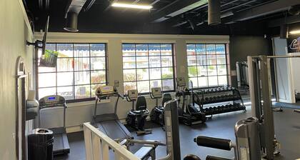 Cozy 1-bedroom apartment in serene Charlotte with AC and gym access
