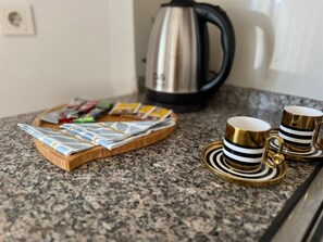 Kaffee und/oder Kaffeemaschine