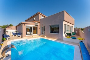 Outdoor pool, a heated pool - Casa Crystal Istria (Peroj)