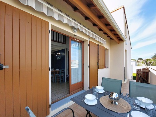Les Soleils Rouges by Interhome
