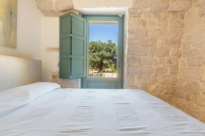 Iron/ironing board, Internet, bed sheets - Trullo Kalupe by Perle di Puglia (Fasano)