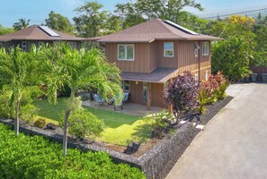Exterior - Kona Bliss. Immerse yourself in tropical tranquility. Short walk to beach. (Kailua-Kona)