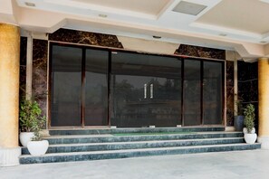 Reception - Townhouse Padav Square Gwalior (Gwalior)