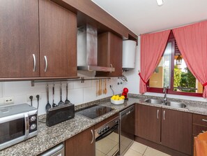 Fridge, microwave, oven, dishwasher - Vila Romana by Interhome (Mont-Roig del Camp / Golf Bonmont)