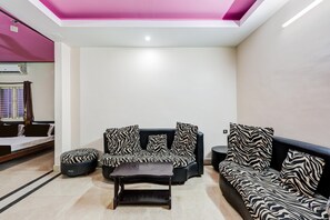 Room - Collection O Krishnapatnam Port Zero Gate (Muttukadu)