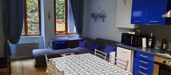 Ground-floor family apartment with small terrace