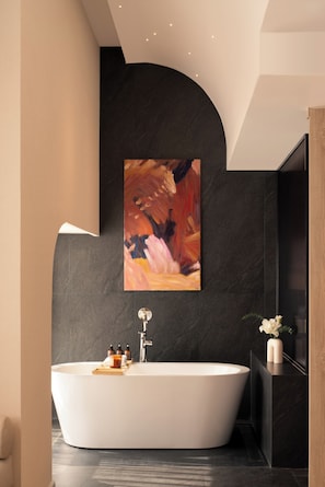 Bathroom - The Auberg Collection Hotel (Ben Thanh Ward)