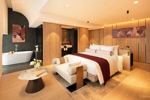 Auberg Signature Suite Double with Bathtub