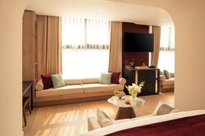 Gallery Executive Double with Bathtub | In-room safe, blackout drapes, iron/ironing board, free WiFi - The Auberg Collection Hotel (Ben Thanh Ward)