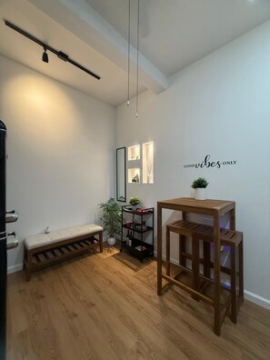 Interior - Charming Private 1-Bedroom Suite with Parking in Miami (Miami)