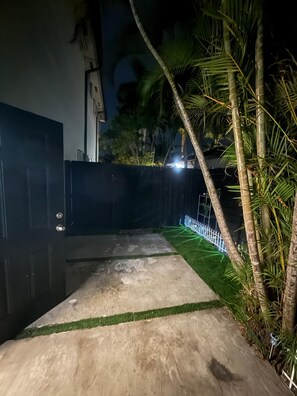 Property grounds - Charming Private 1-Bedroom Suite with Parking in Miami (Miami)
