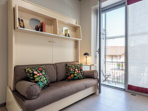 TV - Domus Talenti by Interhome (Alba)