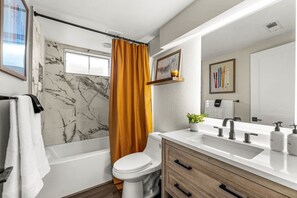 Hair dryer, towels - Marigold Getaway | 5BR | Hot Tub + Prime Location (Denver)