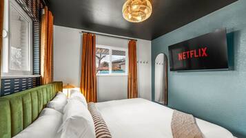 Iron/ironing board, WiFi, bed sheets