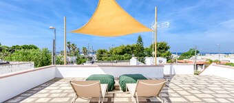 Villa 'Patrizia' with Sea View, Wi-Fi and Air Conditioning
