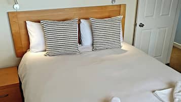 4 bedrooms, WiFi (free), individually decorated, individually furnished