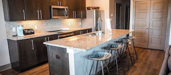 5 Star Family Retreat in Aggieland